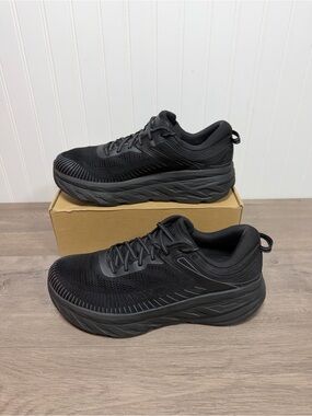 Used Hoka One One Bondi 7 in a Black/Black size 13 shoe missing that soul